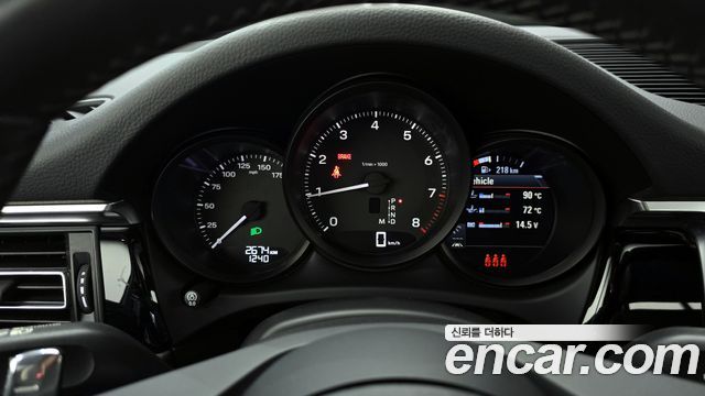 Porsche Macan 2024 — photo 8