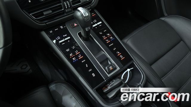 Porsche Macan 2024 — photo 9