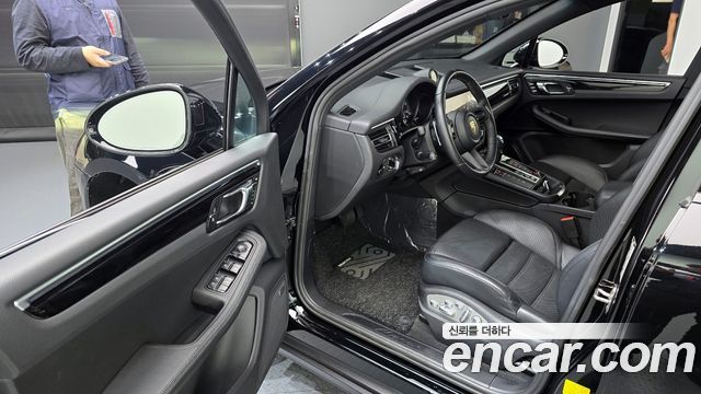 Porsche Macan 2024 — photo 10