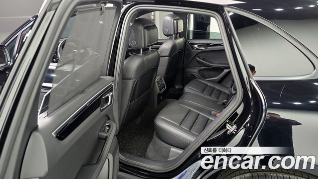 Porsche Macan 2024 — photo 11