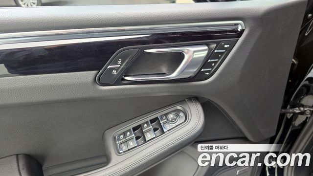 Porsche Macan 2024 — photo 14