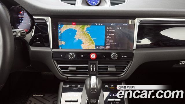 Porsche Macan 2024 — photo 19