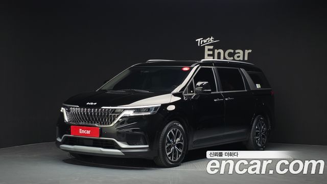 Kia Canival 2023 — photo 1