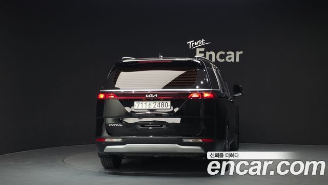 Kia Canival 2023 — photo 4