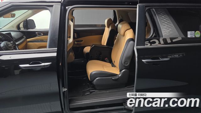 Kia Canival 2023 — photo 17