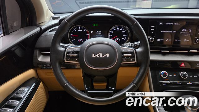 Kia Canival 2023 — photo 19