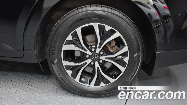 Kia Canival 2023 — photo 7