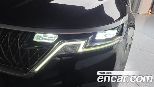 Kia Canival 2023 — photo 8