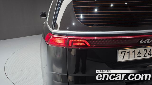 Kia Canival 2023 — photo 9