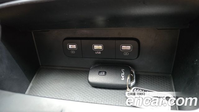 Kia Canival 2023 — photo 27