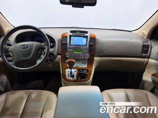 Kia Canival 2013 — photo 11