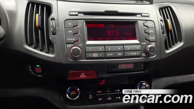 Kia Sportage 2011 — photo 16