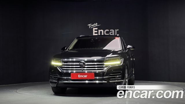 Volkswagen Touareg 2021 — photo 3