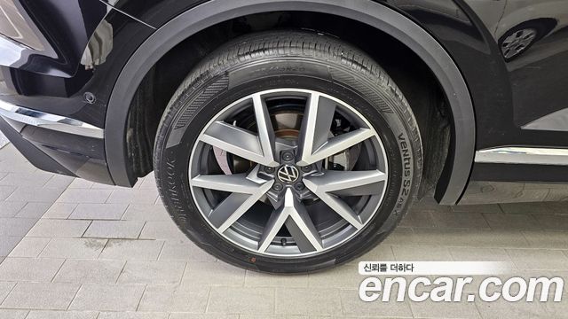 Volkswagen Touareg 2021 — photo 5