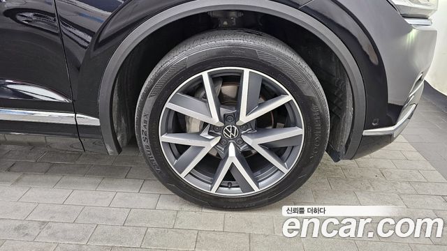 Volkswagen Touareg 2021 — photo 7