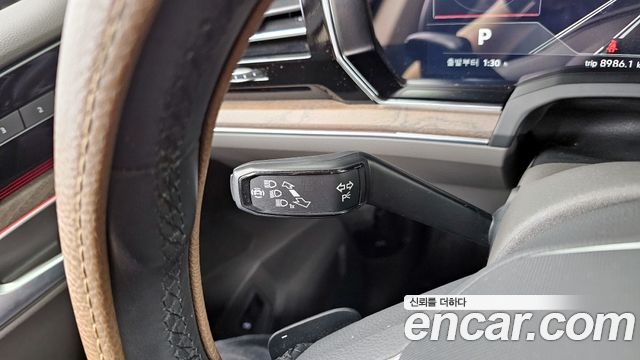 Volkswagen Touareg 2021 — photo 27