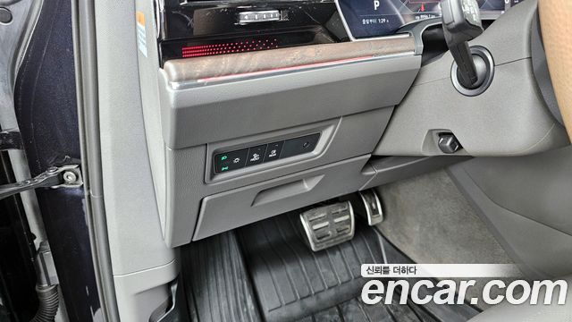 Volkswagen Touareg 2021 — photo 31