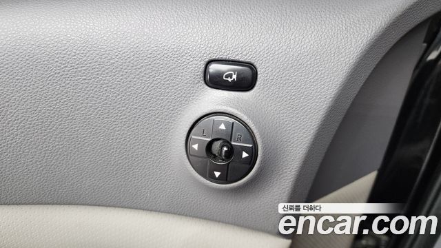 Kia Canival 2013 — photo 31