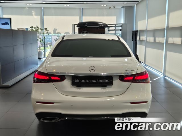 Mercedes-Benz E-Class 2021 — photo 4