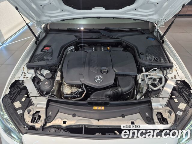 Mercedes-Benz E-Class 2021 — photo 8