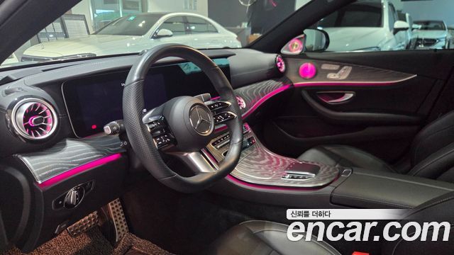 Mercedes-Benz E-Class 2022 — photo 8