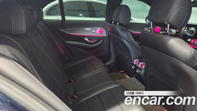 Mercedes-Benz E-Class 2022 — photo 10