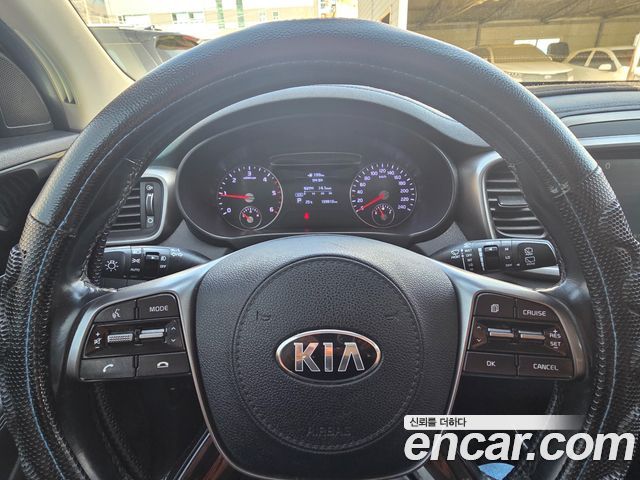 Kia Sorento 2018 — photo 8