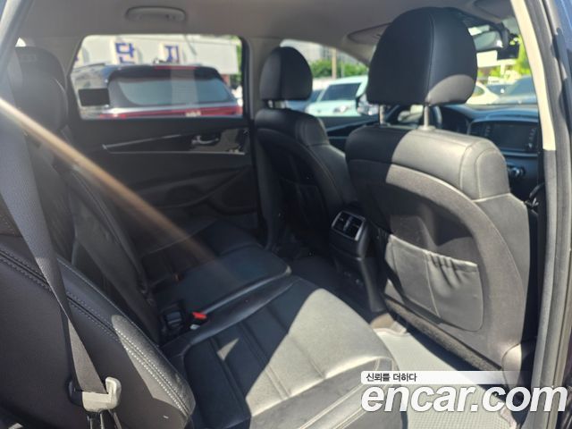 Kia Sorento 2018 — photo 16
