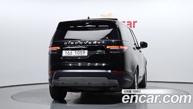 Land Rover Discovery 2018 — photo 4
