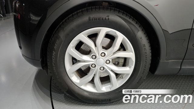 Land Rover Discovery 2018 — photo 5
