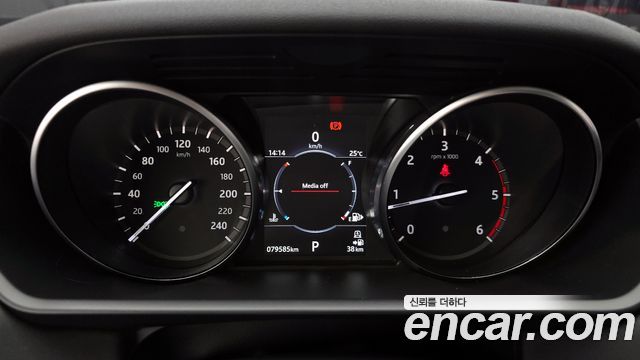 Land Rover Discovery 2018 — photo 11