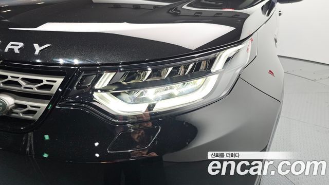 Land Rover Discovery 2018 — photo 8