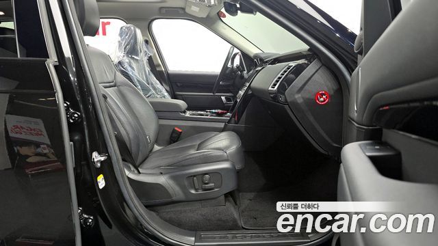 Land Rover Discovery 2018 — photo 16