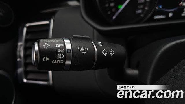 Land Rover Discovery 2018 — photo 27