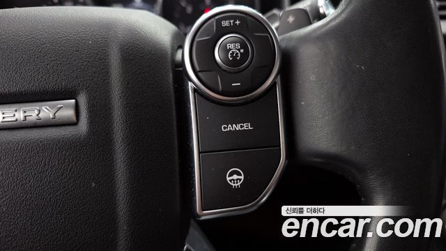 Land Rover Discovery 2018 — photo 30