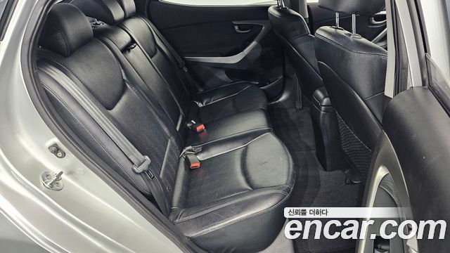 Hyundai AVANTE 2011 — photo 11