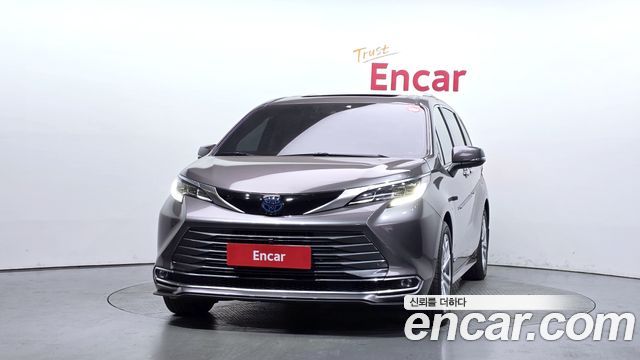 Toyota Sienna 2021 — photo 3