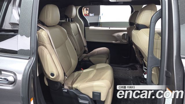 Toyota Sienna 2021 — photo 17