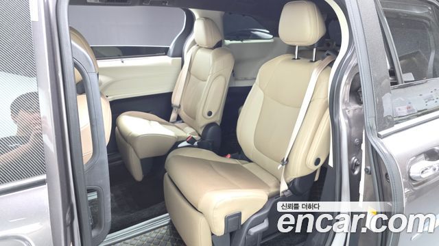 Toyota Sienna 2021 — photo 18
