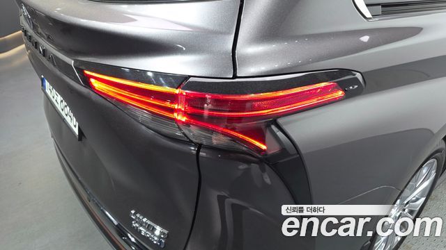 Toyota Sienna 2021 — photo 9