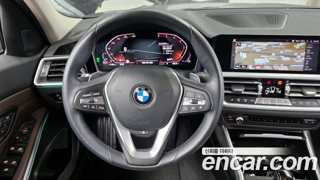 BMW 3-Series 2020 — photo 19