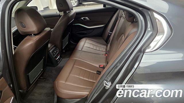 BMW 3-Series 2020 — photo 16