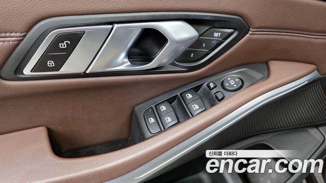BMW 3-Series 2020 — photo 27