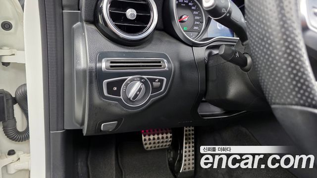 Mercedes-Benz C-Class 2019 — photo 22