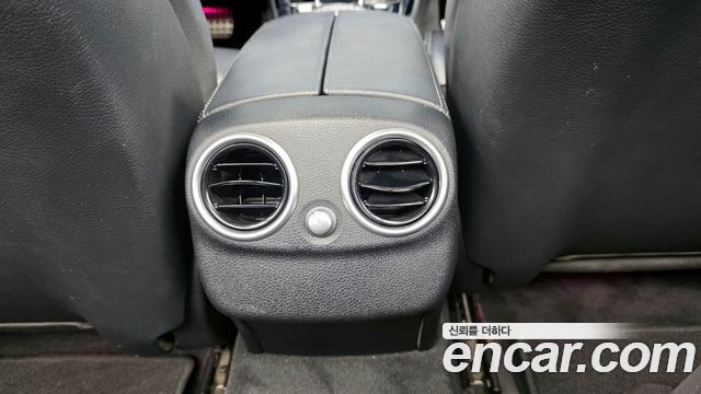 Mercedes-Benz C-Class 2019 — photo 25