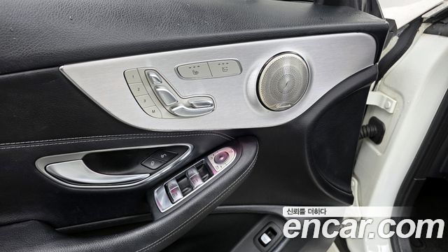 Mercedes-Benz C-Class 2019 — photo 28