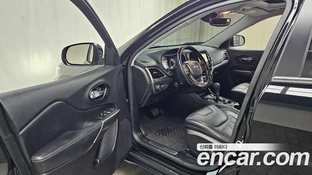 Jeep Cherokee 2021 — photo 10