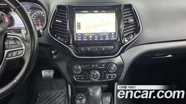 Jeep Cherokee 2021 — photo 13