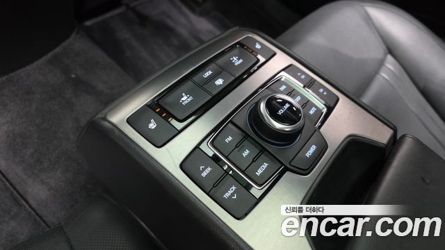 Hyundai Genesis 2015 — photo 25