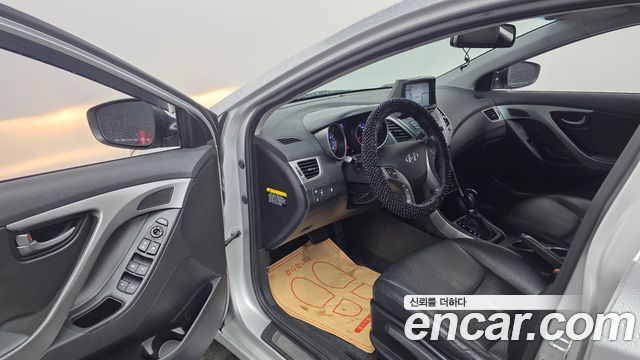 Hyundai AVANTE 2014 — photo 10
